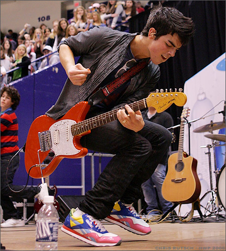 Jonas Brothers - Joe